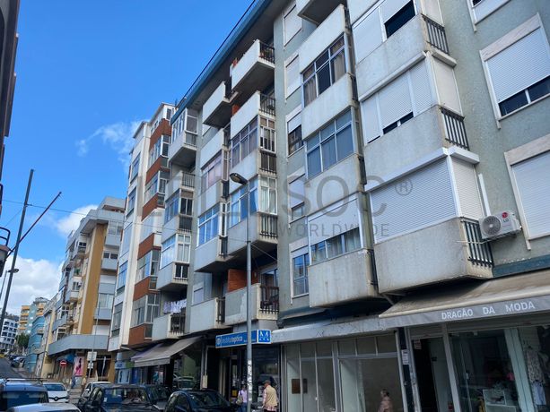 Apartamento T4 · Almada, Setúbal