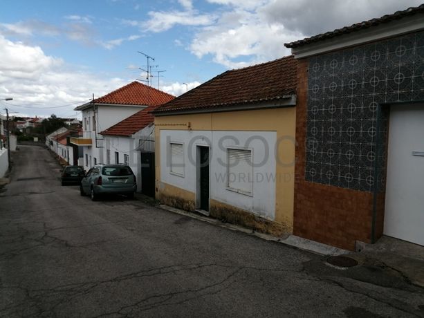 Proporção de 1/2 de Moradia V2 · Riachos, Torres Novas