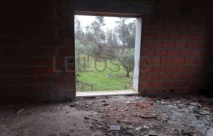 Moradia V3 em Construção · Alvaiázere, Leiria