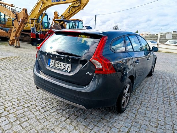 Volvo V60 · Ano 2017