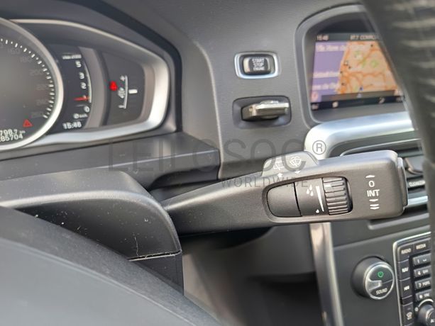 Volvo V60 · Ano 2017