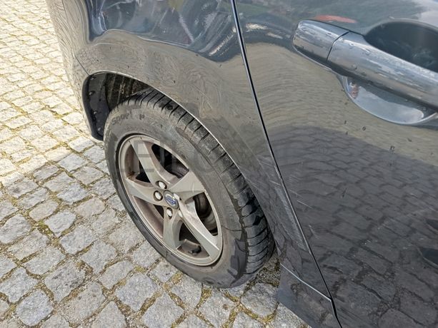 Volvo V60 · Ano 2017