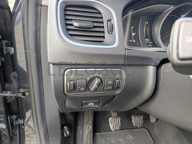 Volvo V60 · Ano 2017