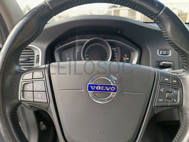 Volvo V60 · Ano 2017