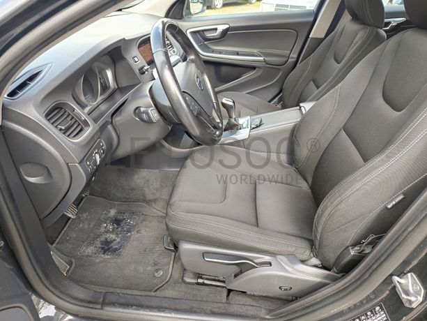 Volvo V60 · Ano 2017