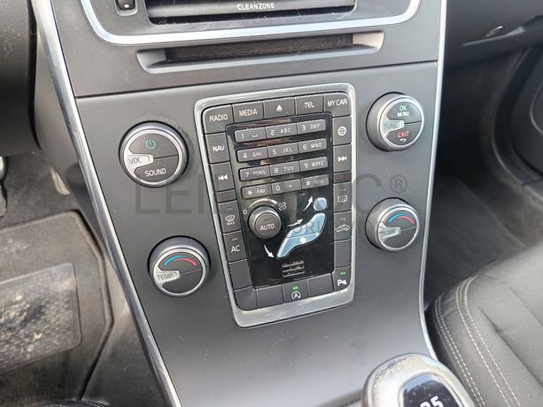 Volvo V60 · Ano 2017