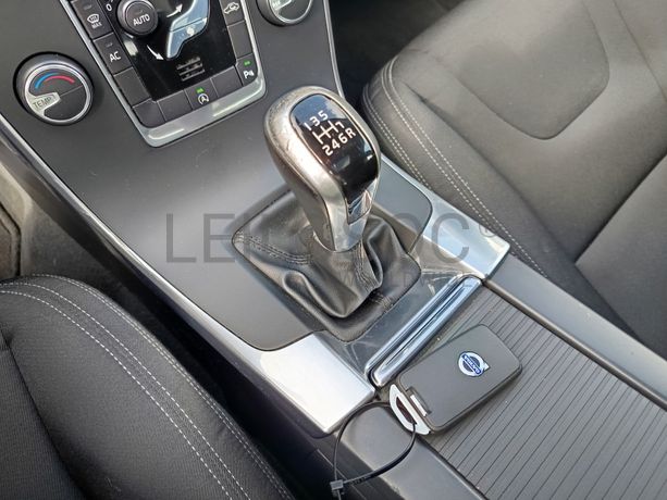 Volvo V60 · Ano 2017