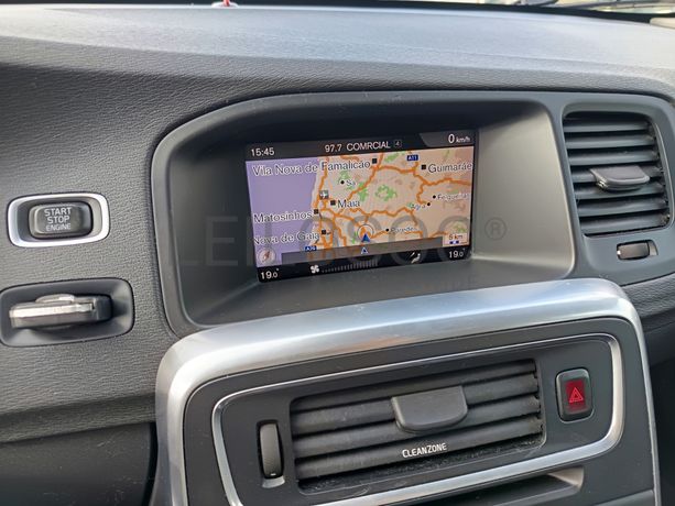 Volvo V60 · Ano 2017