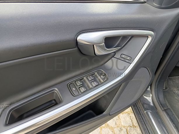 Volvo V60 · Ano 2017