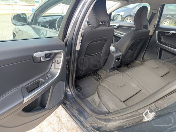 Volvo V60 · Ano 2017