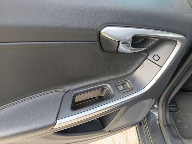 Volvo V60 · Ano 2017