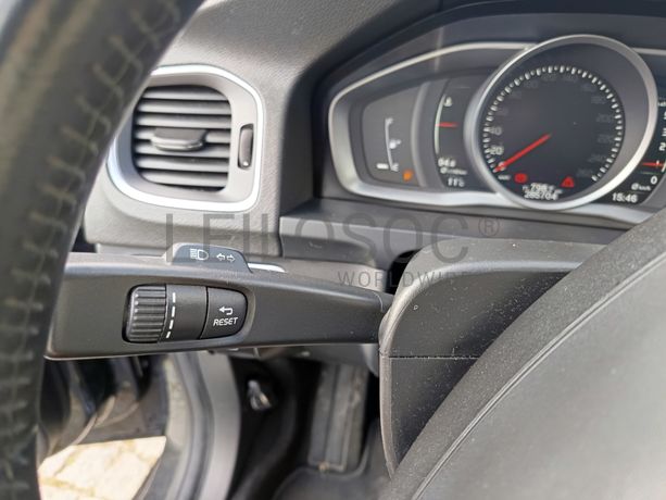 Volvo V60 · Ano 2017