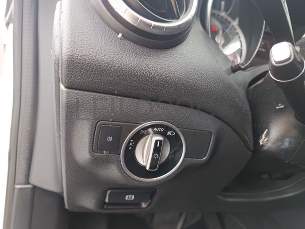 Mercedes-Benz CLA 200 · Ano 2015