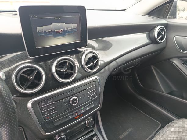 Mercedes-Benz CLA 200 · Ano 2015
