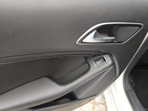 Mercedes-Benz CLA 200 · Ano 2015