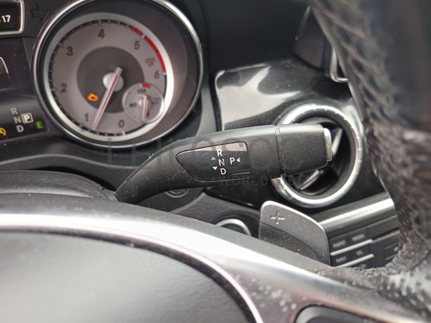 Mercedes-Benz CLA 200 · Ano 2015