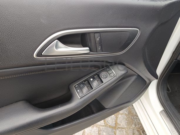Mercedes-Benz CLA 200 · Ano 2015