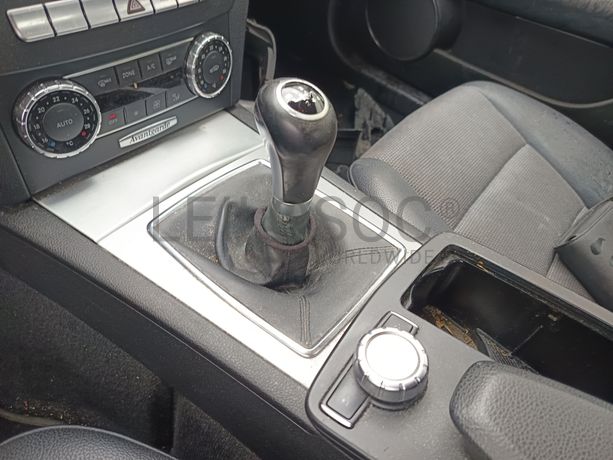 Mercedes-Benz C 180 CDI · Ano 2012