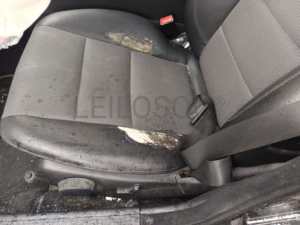 Mercedes-Benz C 180 CDI · Ano 2012