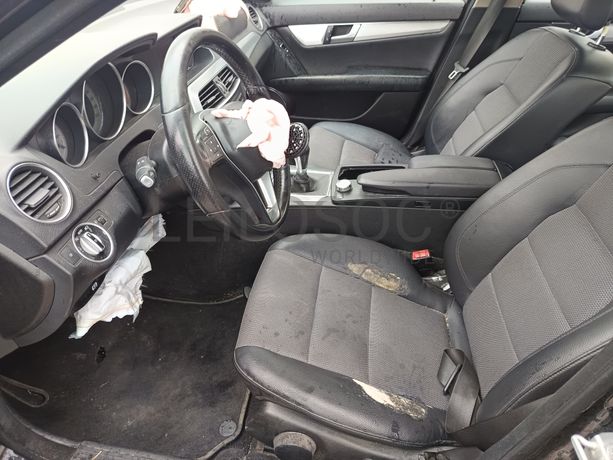 Mercedes-Benz C 180 CDI · Ano 2012