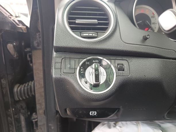 Mercedes-Benz C 180 CDI · Ano 2012