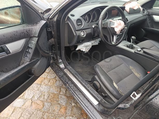 Mercedes-Benz C 180 CDI · Ano 2012
