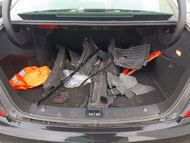 Mercedes-Benz C 180 CDI · Ano 2012