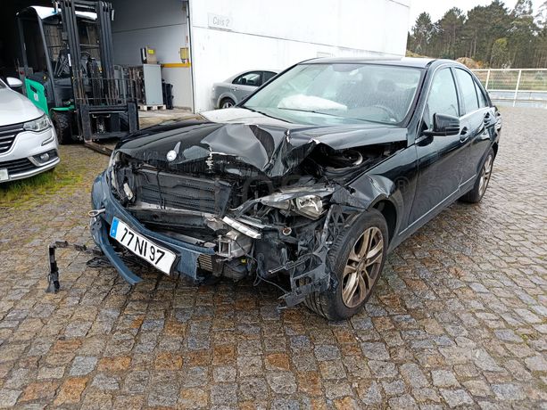 Mercedes-Benz C 180 CDI · Ano 2012