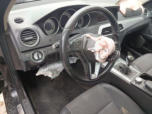 Mercedes-Benz C 180 CDI · Ano 2012