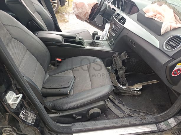 Mercedes-Benz C 180 CDI · Ano 2012