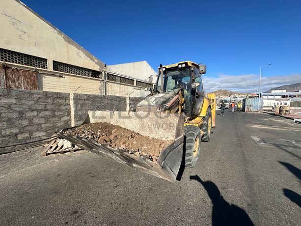 Retroescavadora CATERPILLAR 428E