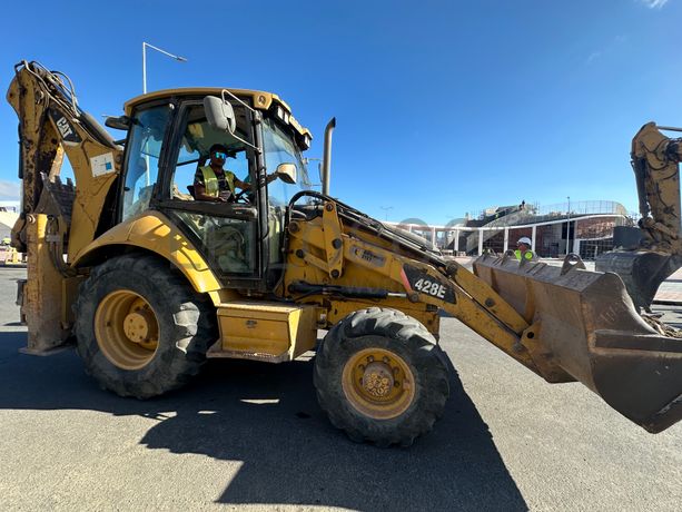 Retroescavadora CATERPILLAR 428E