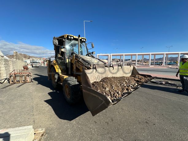 Retroescavadora CATERPILLAR 428E