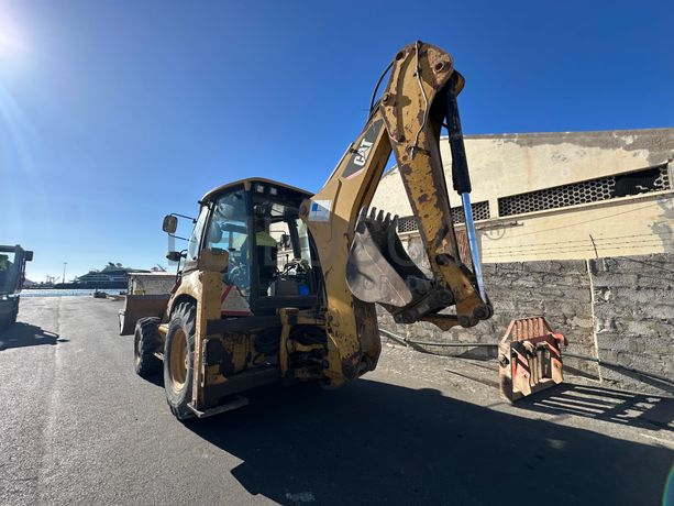 Retroescavadora CATERPILLAR 428E