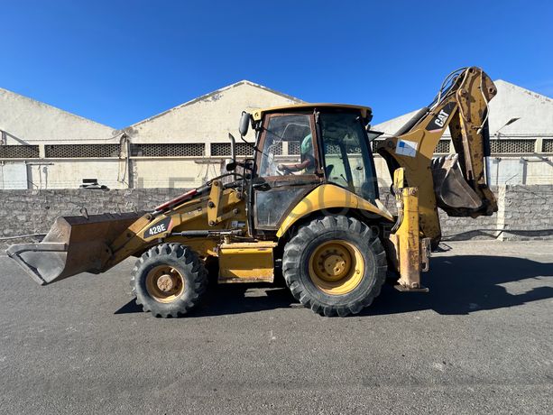 Retroescavadora CATERPILLAR 428E