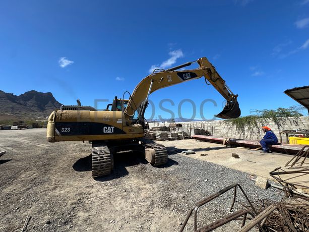 Escavadora de Rastos CATERPILLAR 323DLN