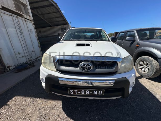 TOYOTA HILLUX