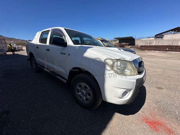 TOYOTA HILLUX