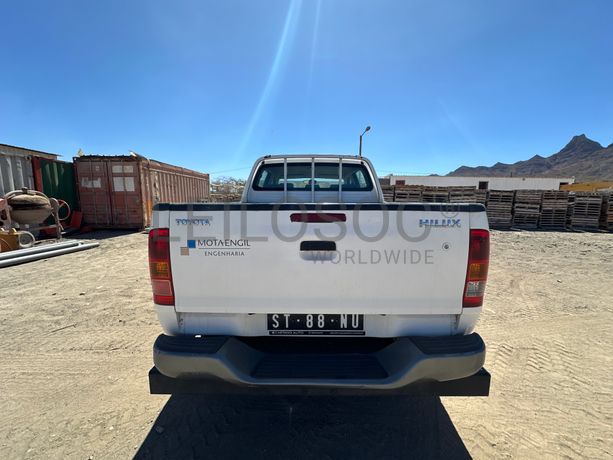 TOYOTA HILLUX