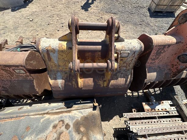 Balde de escavadora CATERPILLAR 323 (1)