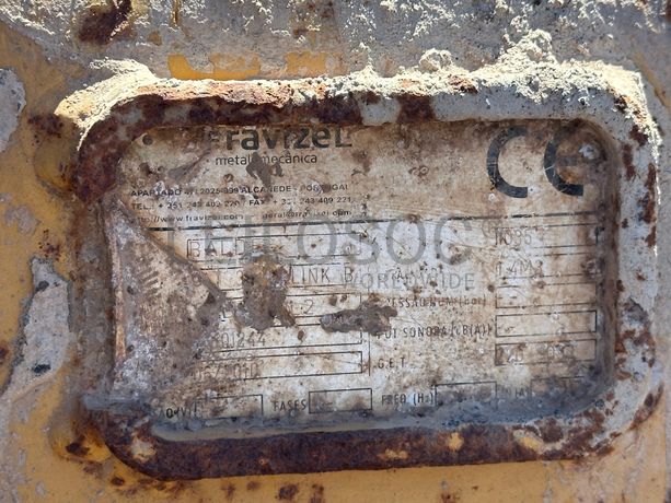 Balde de escavadora CATERPILLAR 323 (1)