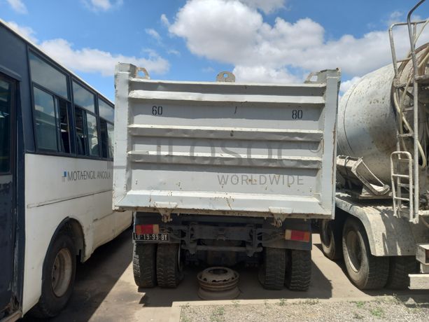 Camião Basc. Tras. 26 T (6X4) VOLVO FM 400 6x6