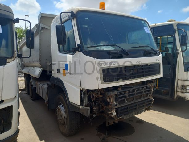 Camião Basc. Tras. 26 T (6X4) VOLVO FM 400 6x6