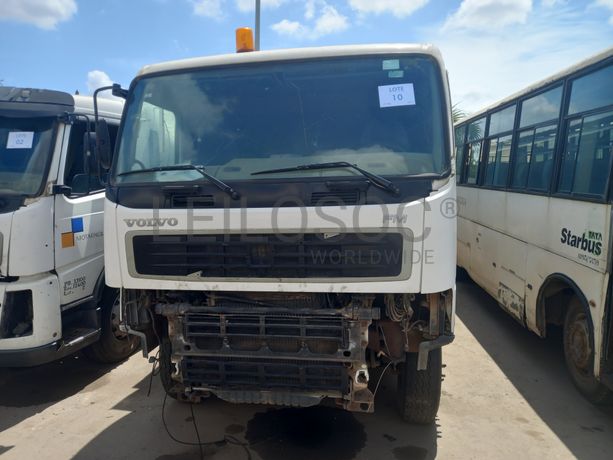 Camião Basc. Tras. 26 T (6X4) VOLVO FM 400 6x6