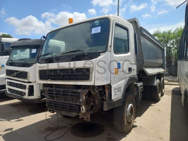 Camião Basc. Tras. 26 T (6X4) VOLVO FM 400 6x6