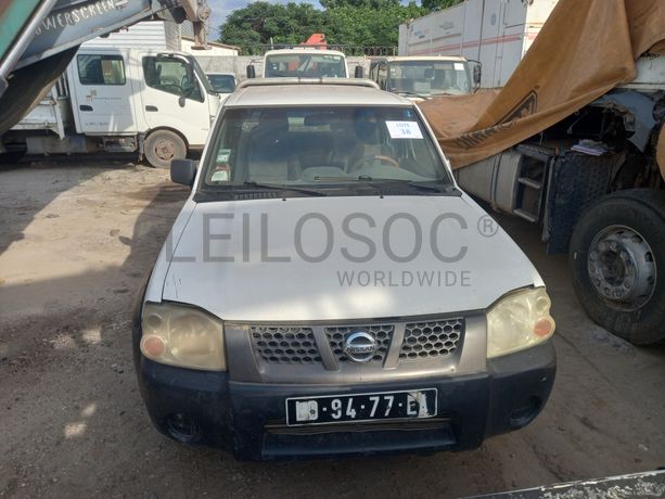 NISSAN HARDBODY 4WD DC NP301