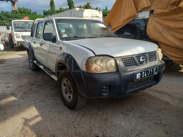 NISSAN HARDBODY 4WD DC NP301
