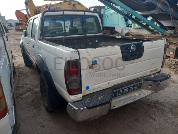 NISSAN HARDBODY 4WD DC NP302
