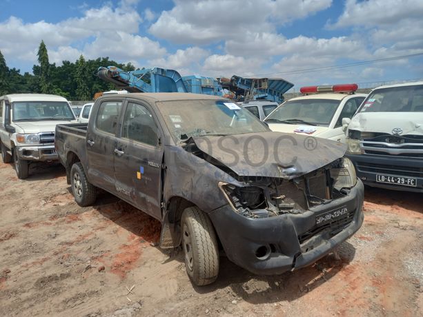 TOYOTA HILUX 4X4 CD STD 5L