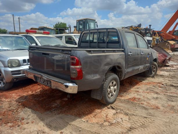 TOYOTA HILUX 4X4 CD STD 5L